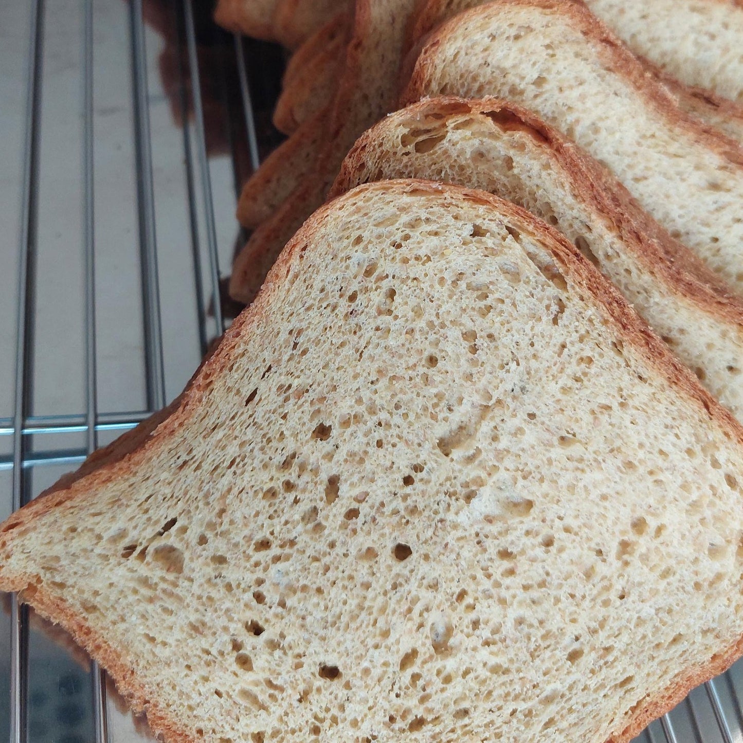 Loaf bread خبز لوف
